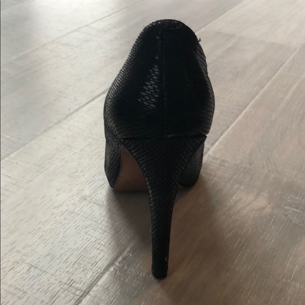 BCBG pump - Picture 4 of 5